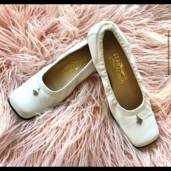 Salvatore Ferragamo flats 💯 percent Authentic - Picture 5 of 6